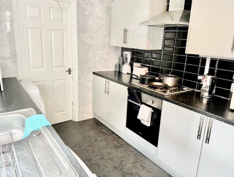 Room King Street in Pontypridd