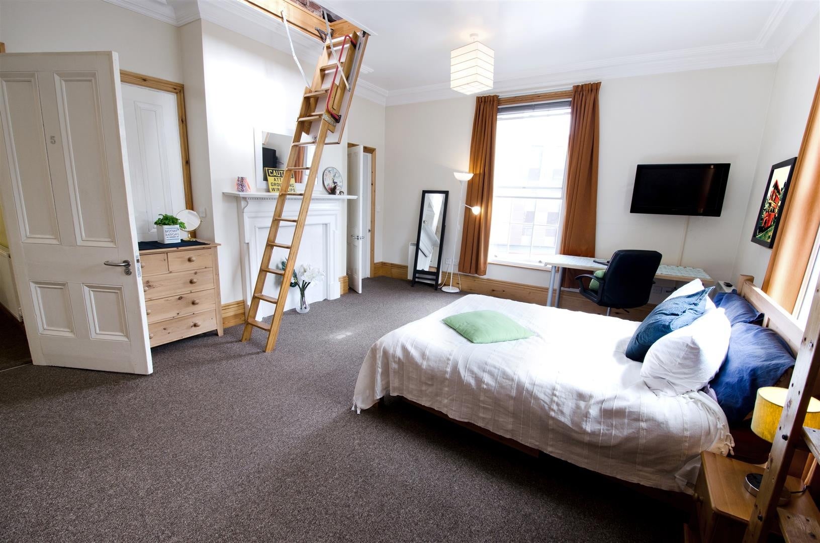 Room Northumberland Road in Sheffield