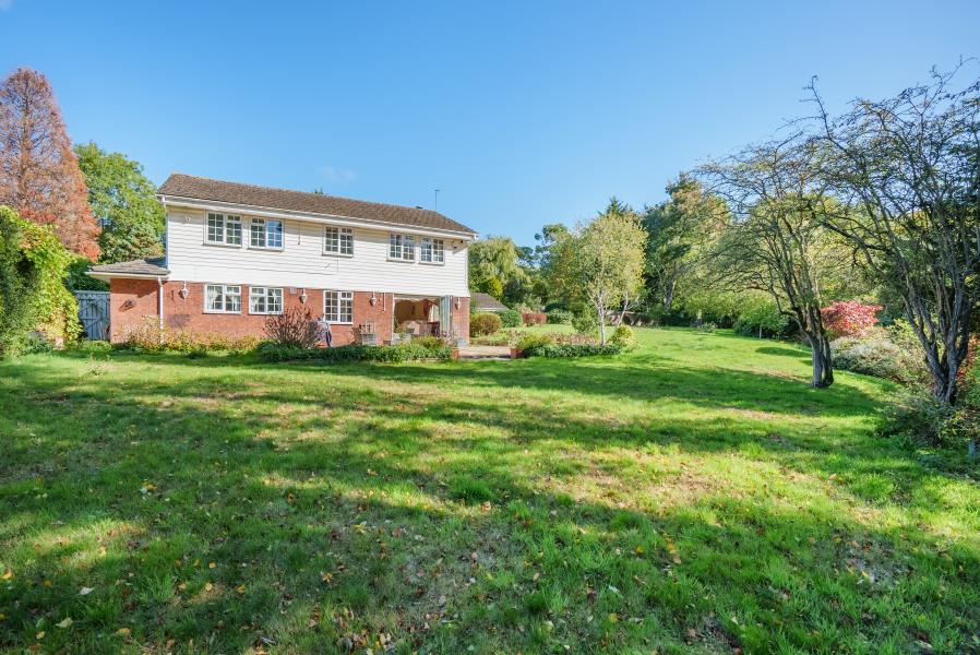 House Potters Heights Close in Greater London
