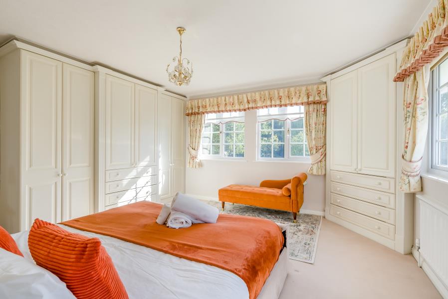 House Potters Heights Close in Greater London