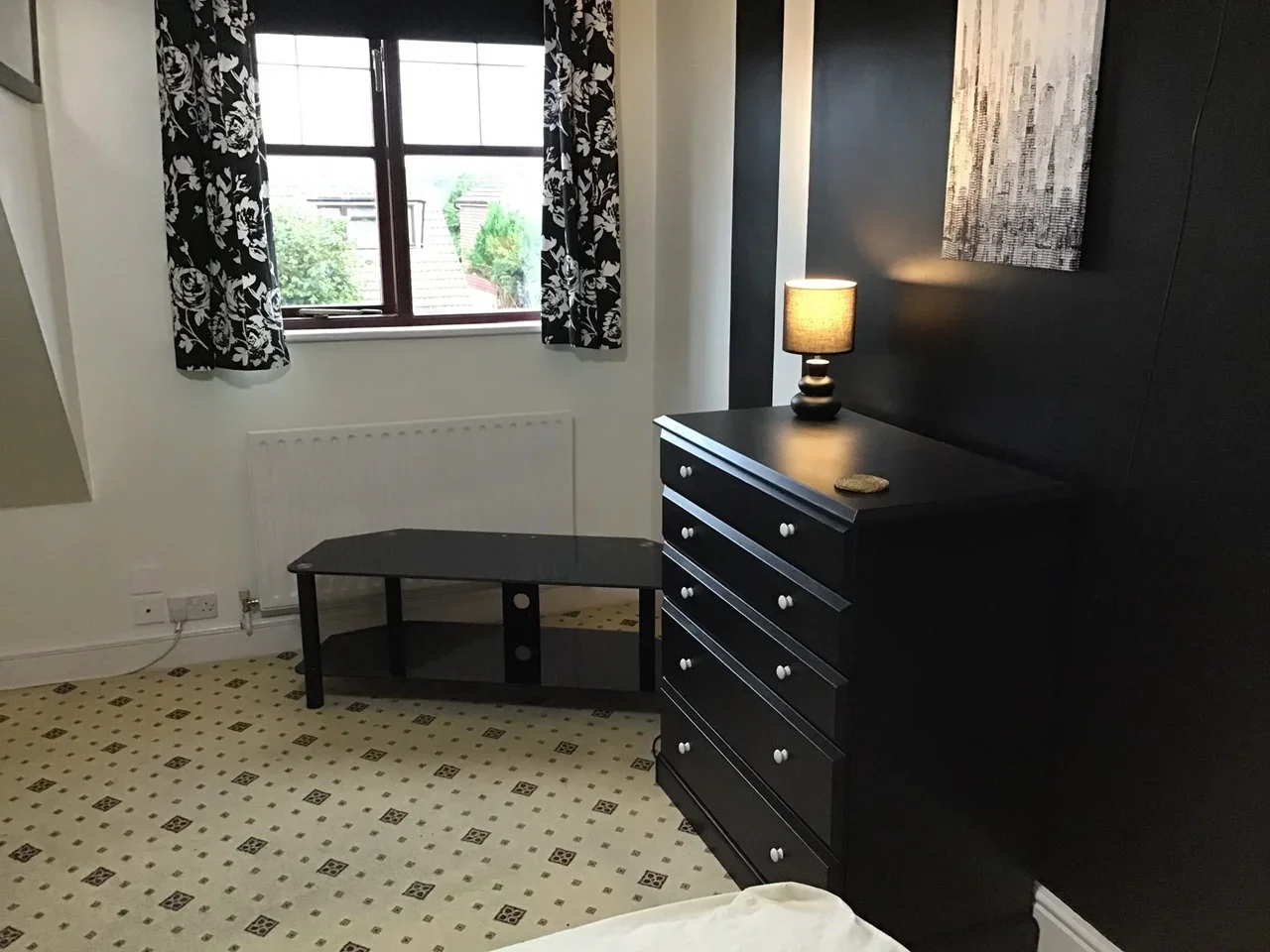 Room Alfred Road in Dartford