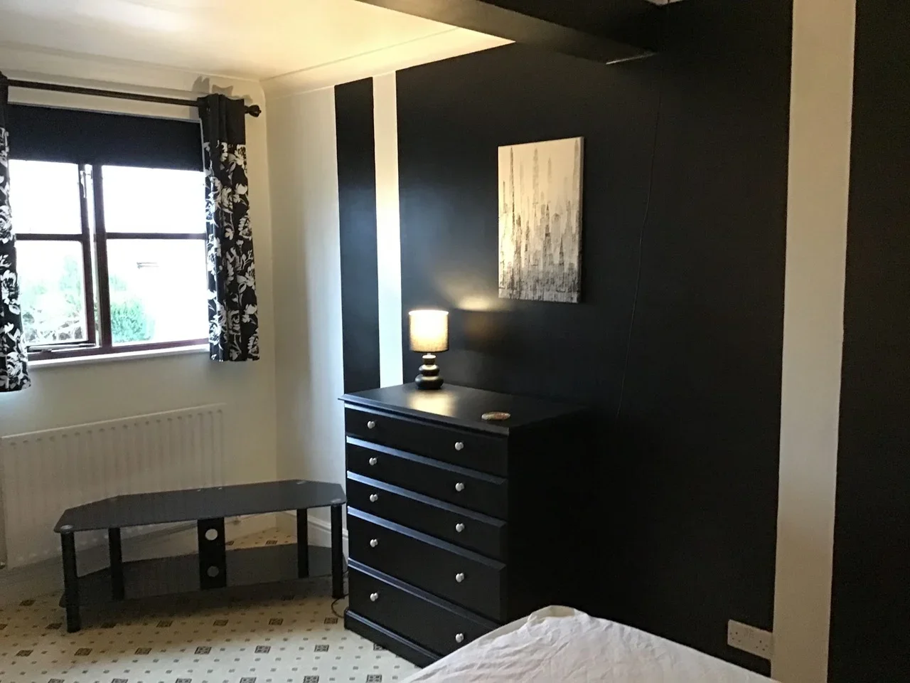 Room Alfred Road in Dartford