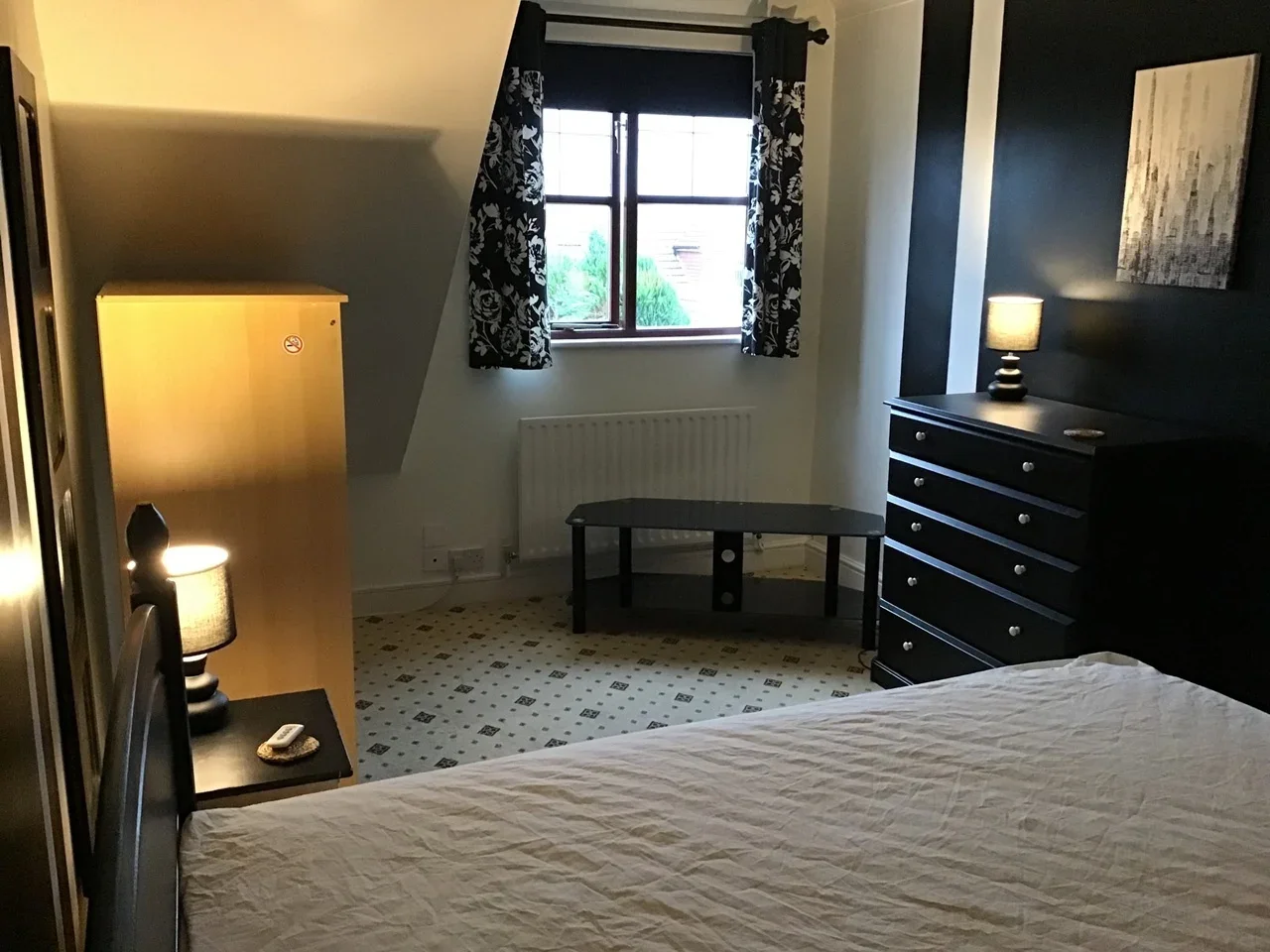 Room Alfred Road in Dartford