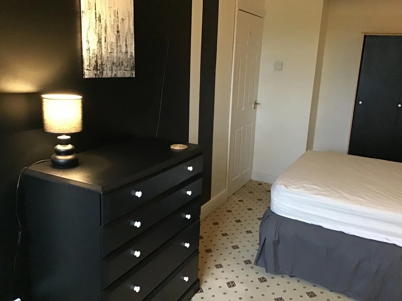 Room Alfred Road in Dartford