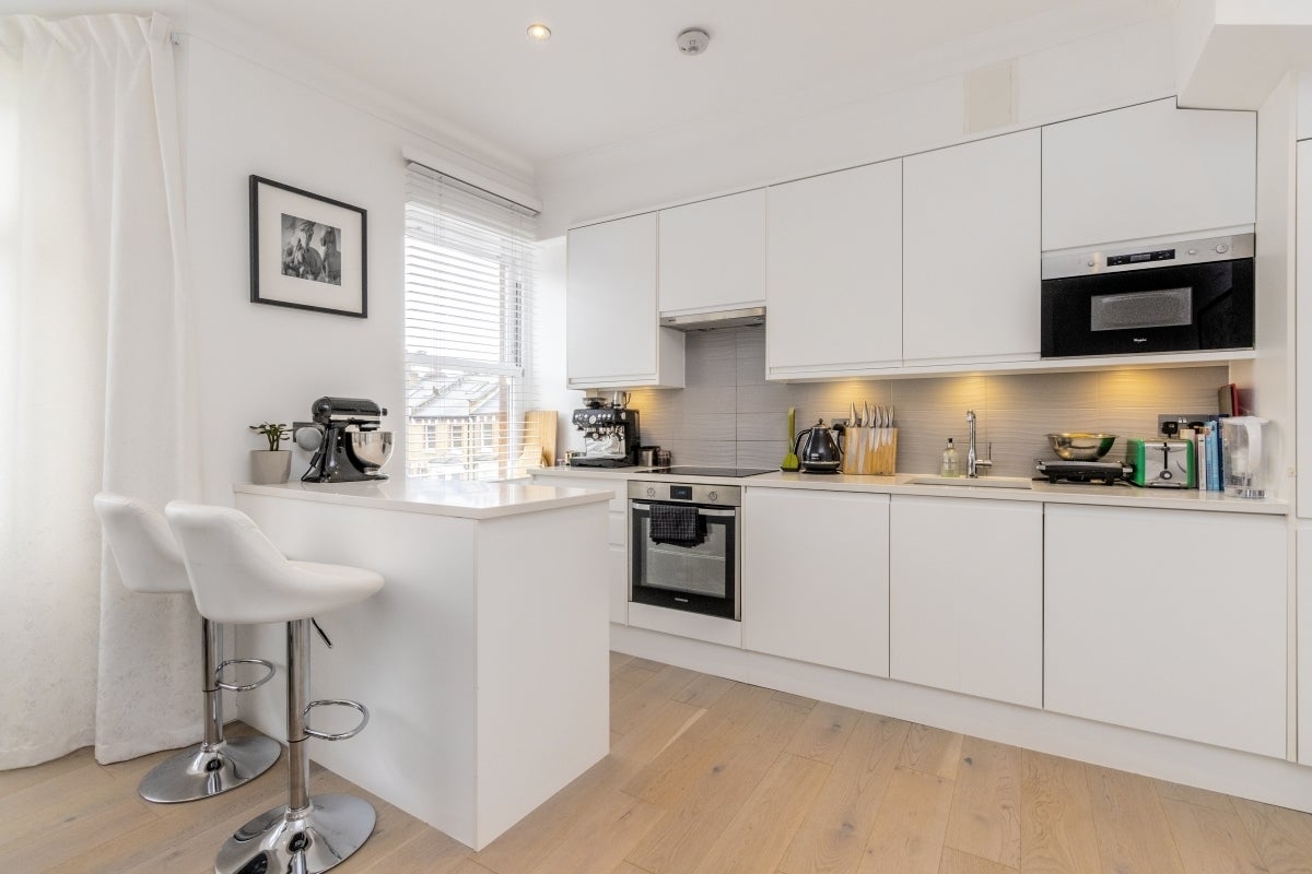 Flat Savernake Road in Greater London