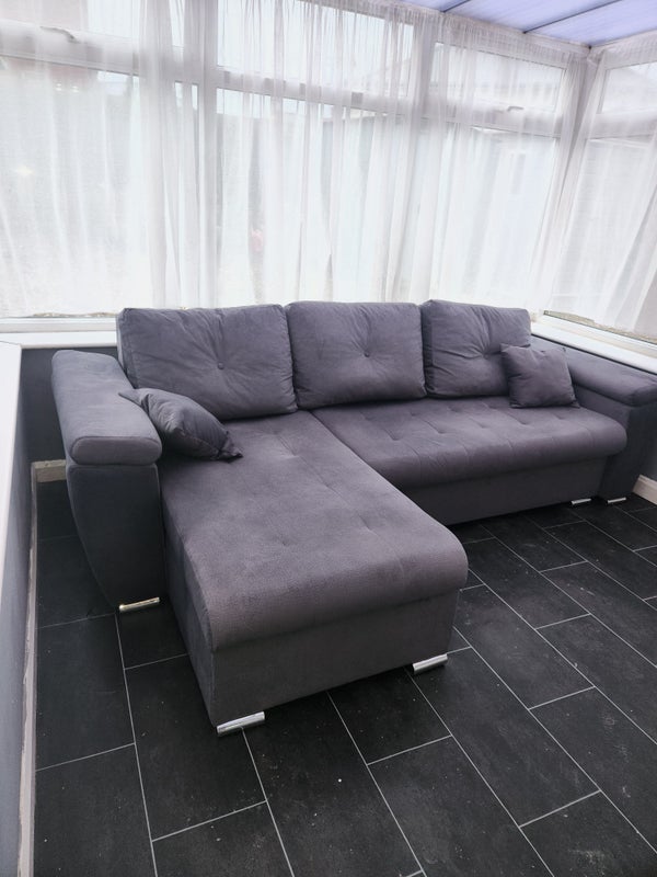 Room Ingle Avenue in Leeds