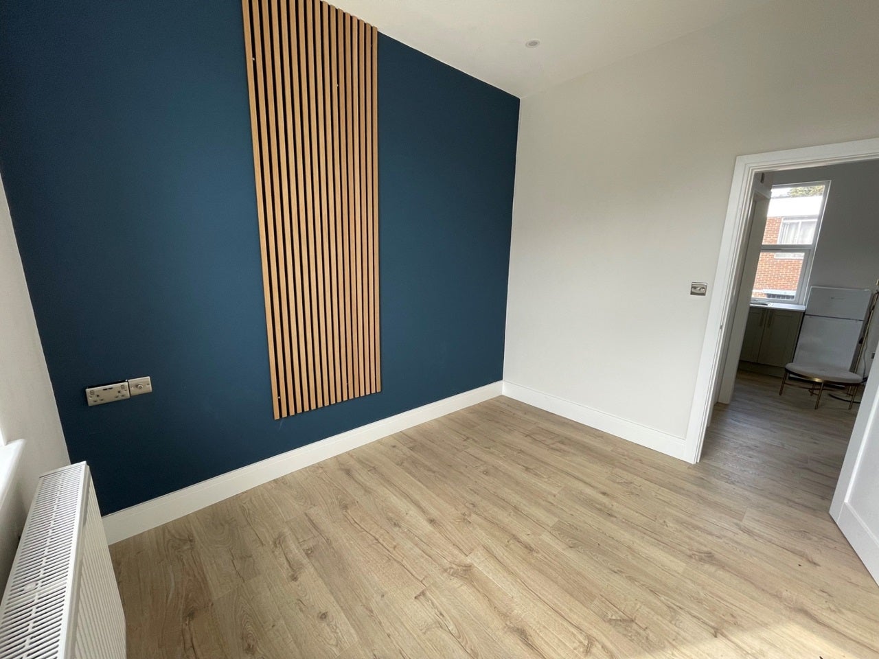 Flat Spray Street in Greater London