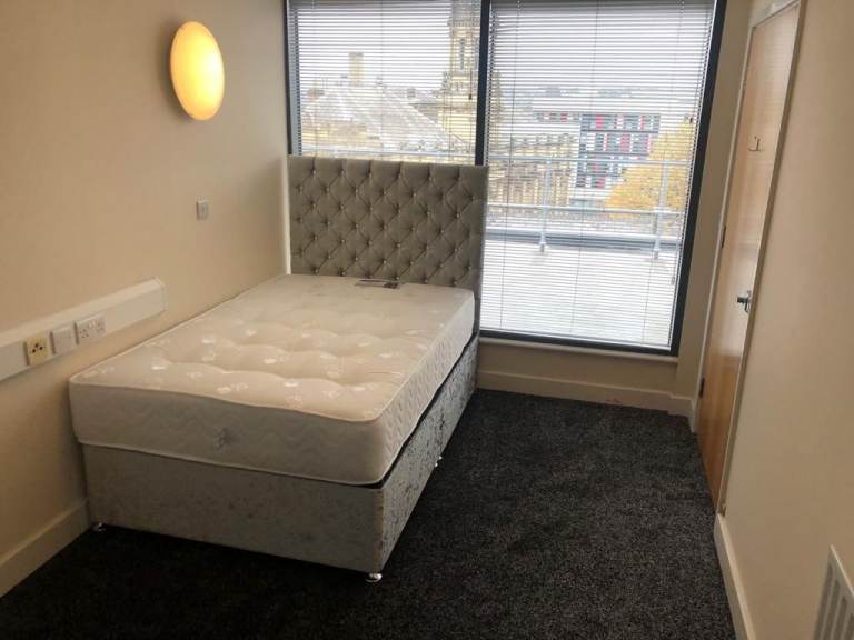Room Mannville Terrace in Bradford