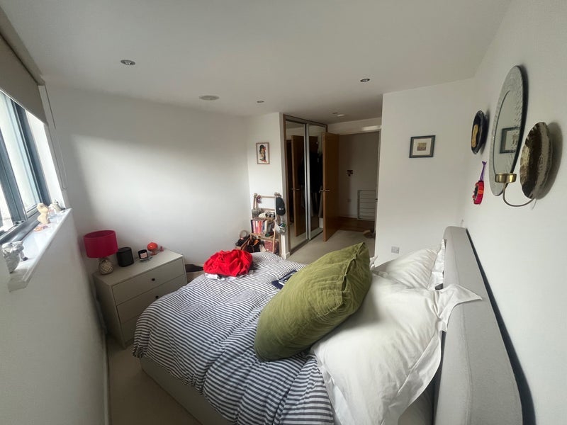 Room Ladywell Road in Greater London