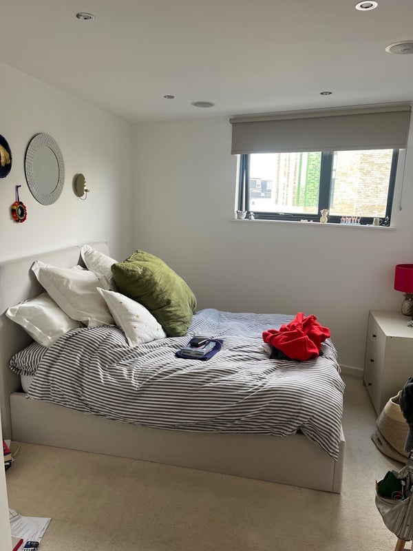 Room Ladywell Road in Greater London
