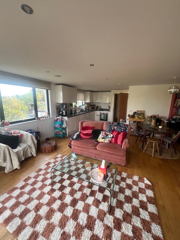 Room Ladywell Road in Greater London