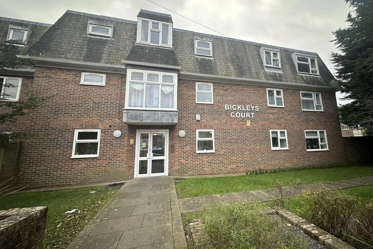 Flat Aldwick Road in Arun