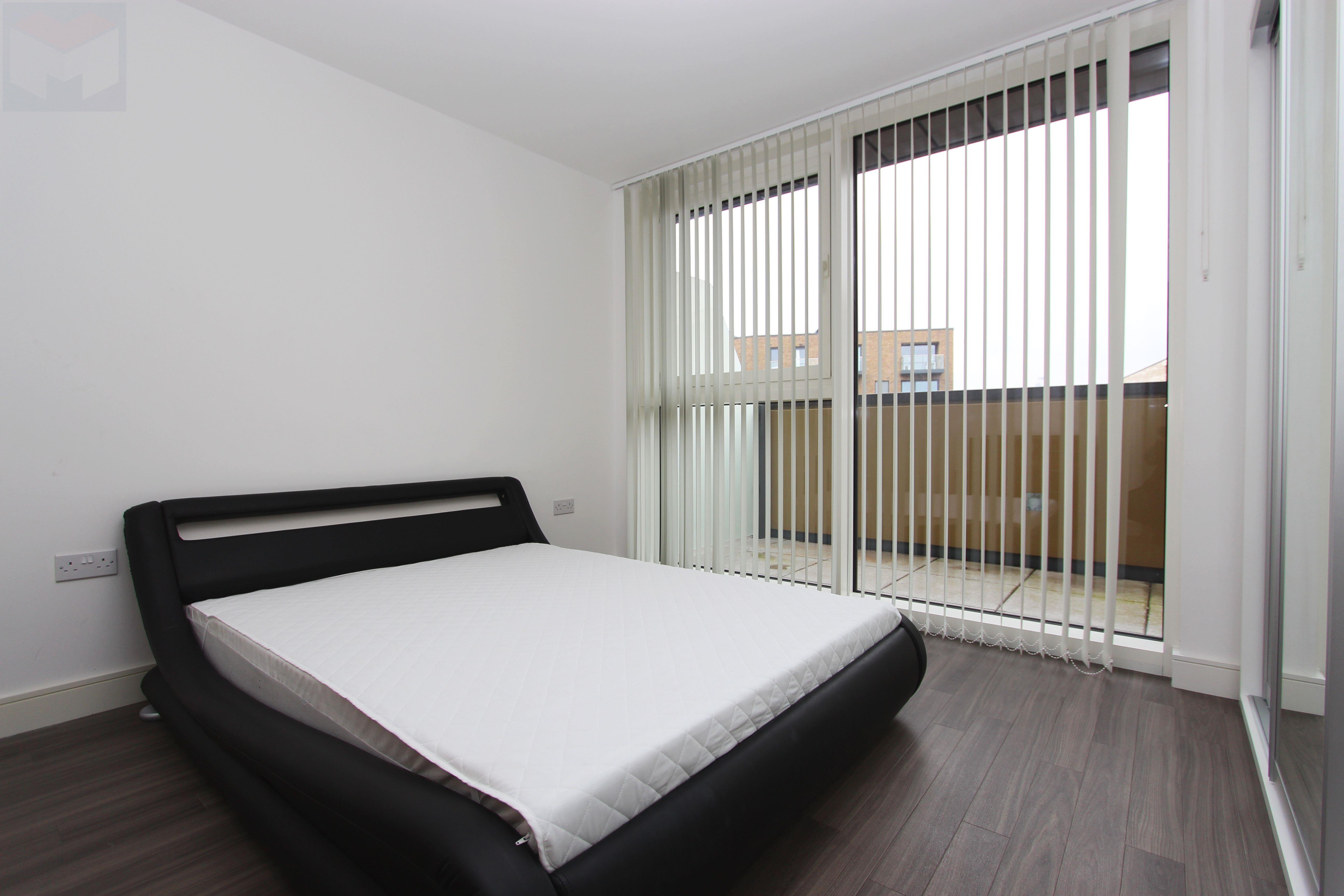 Flat Iceland Place in Greater London