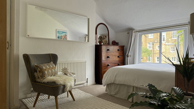 Room Gladys Road in Greater London