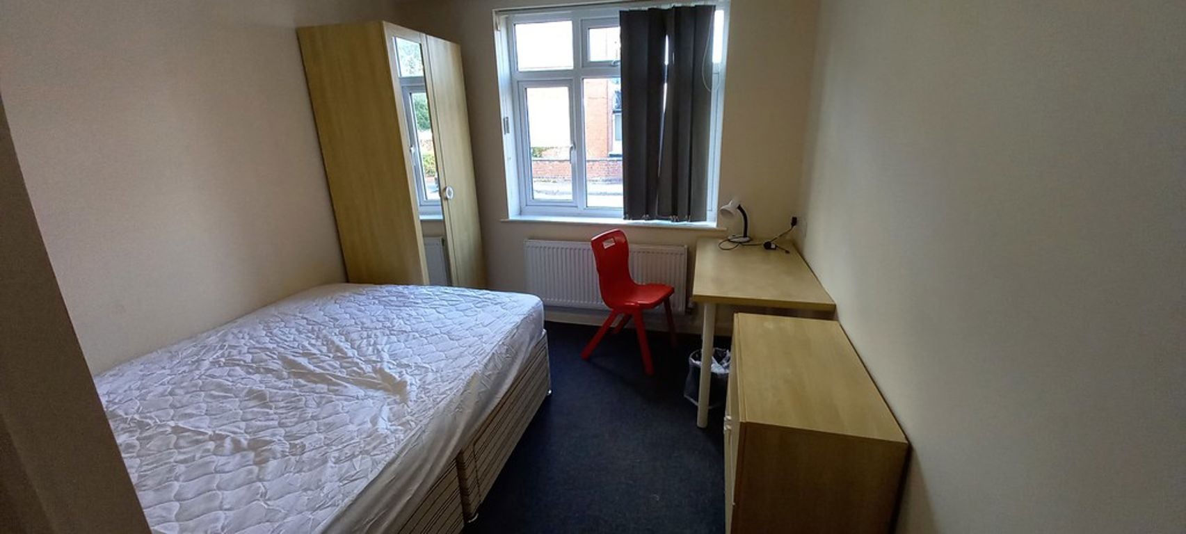Flat Hawkins Road in Coventry