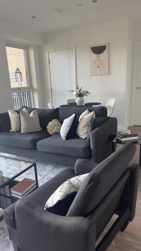 Room Heartwell Avenue in Greater London