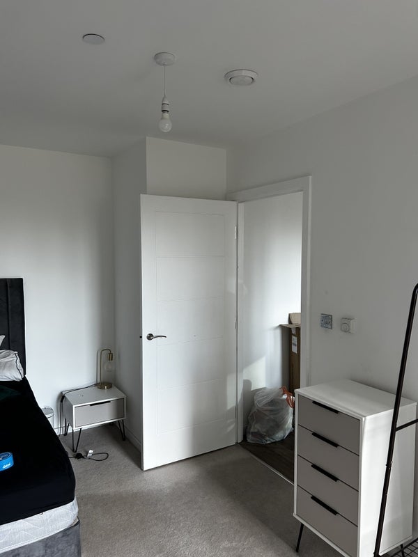 Room Heartwell Avenue in Greater London