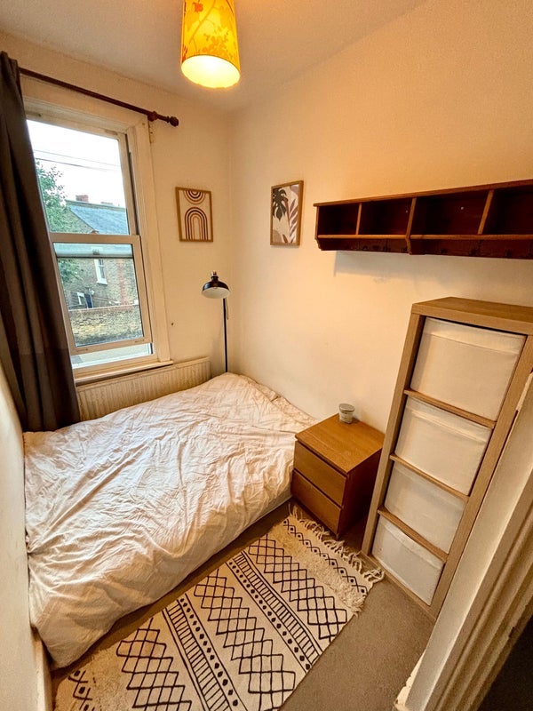 Room Beira Street in Greater London