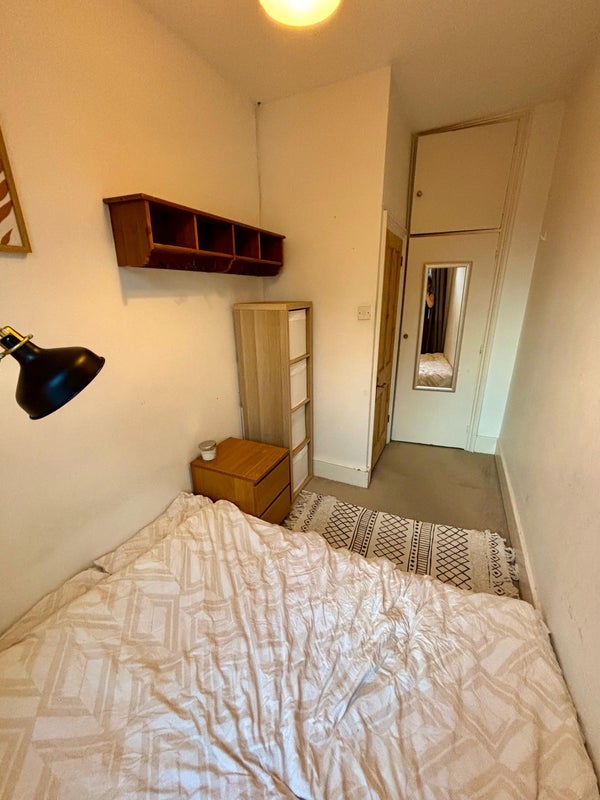 Room Beira Street in Greater London