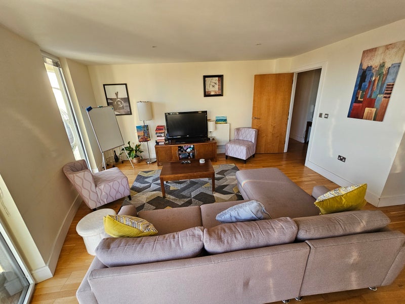 Room Quadrant Walk in Greater London