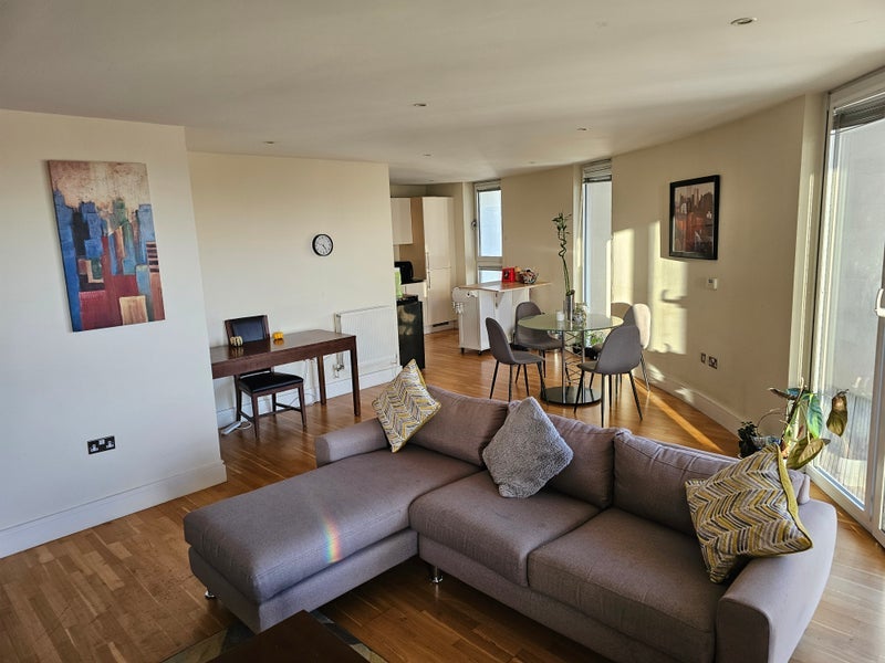 Room Quadrant Walk in Greater London