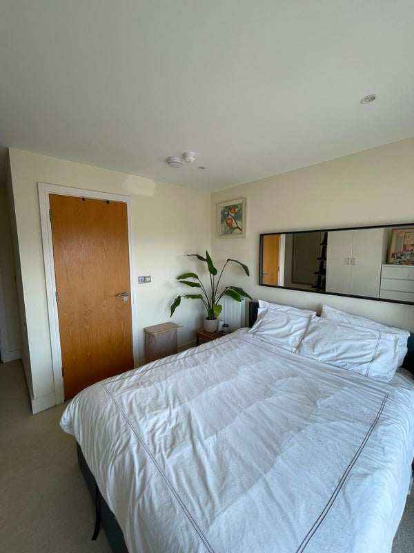 Room Quadrant Walk in Greater London
