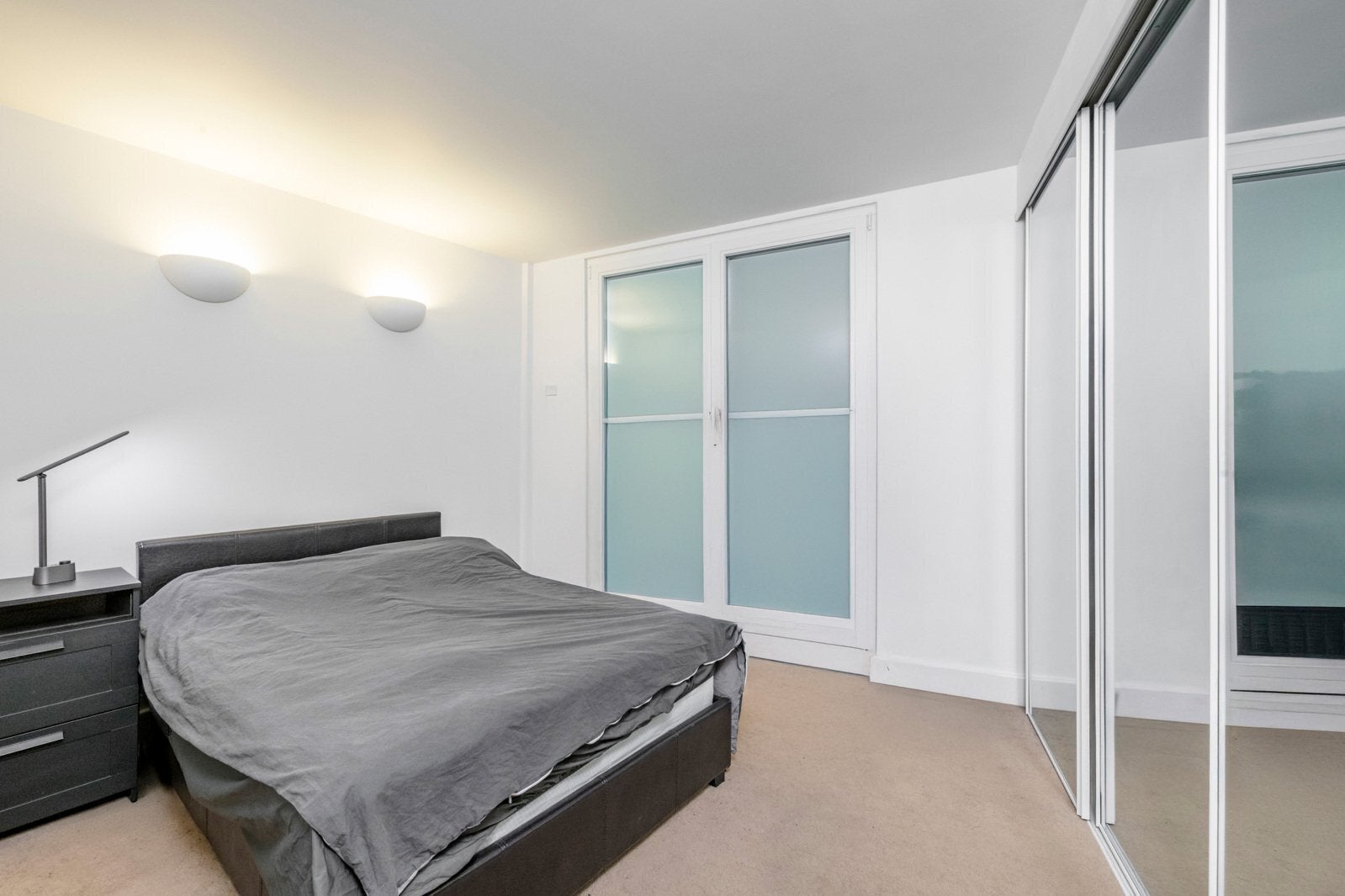 Flat Goswell Road in Greater London