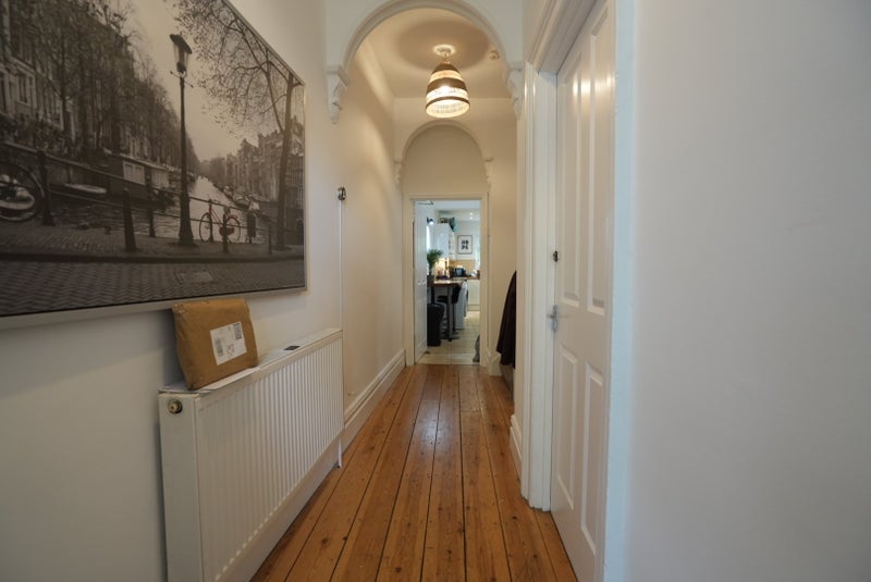 Room Fishponds Road in Bristol