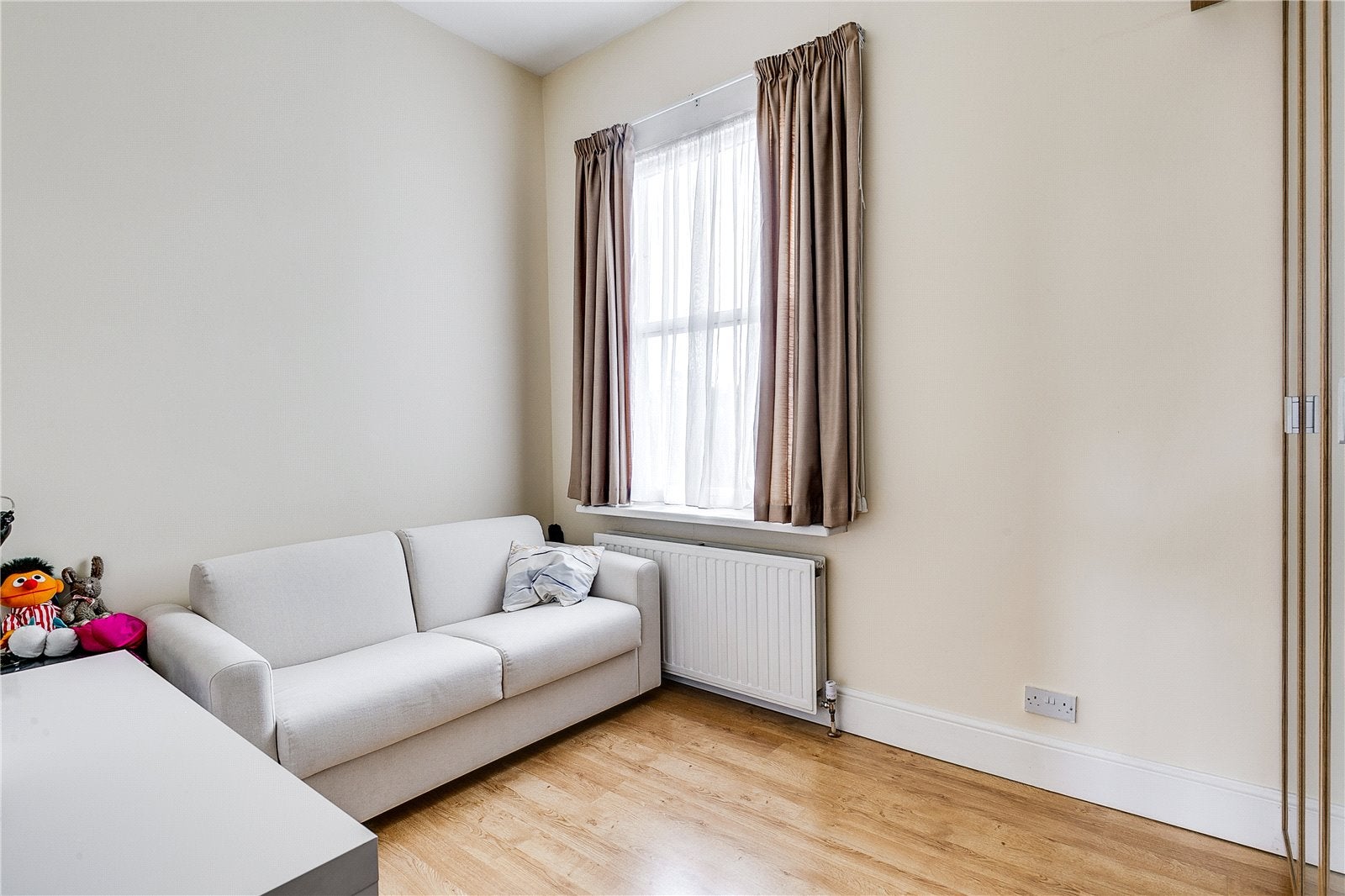 Flat Chevening Road in Greater London