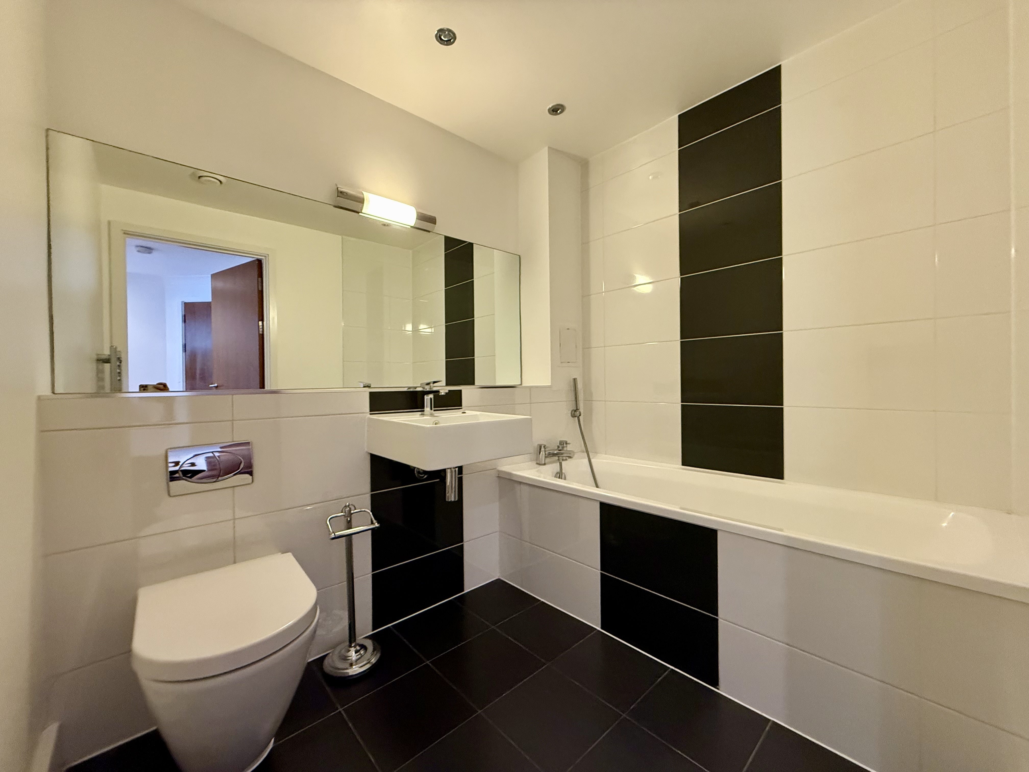 Flat Southend Road in Greater London