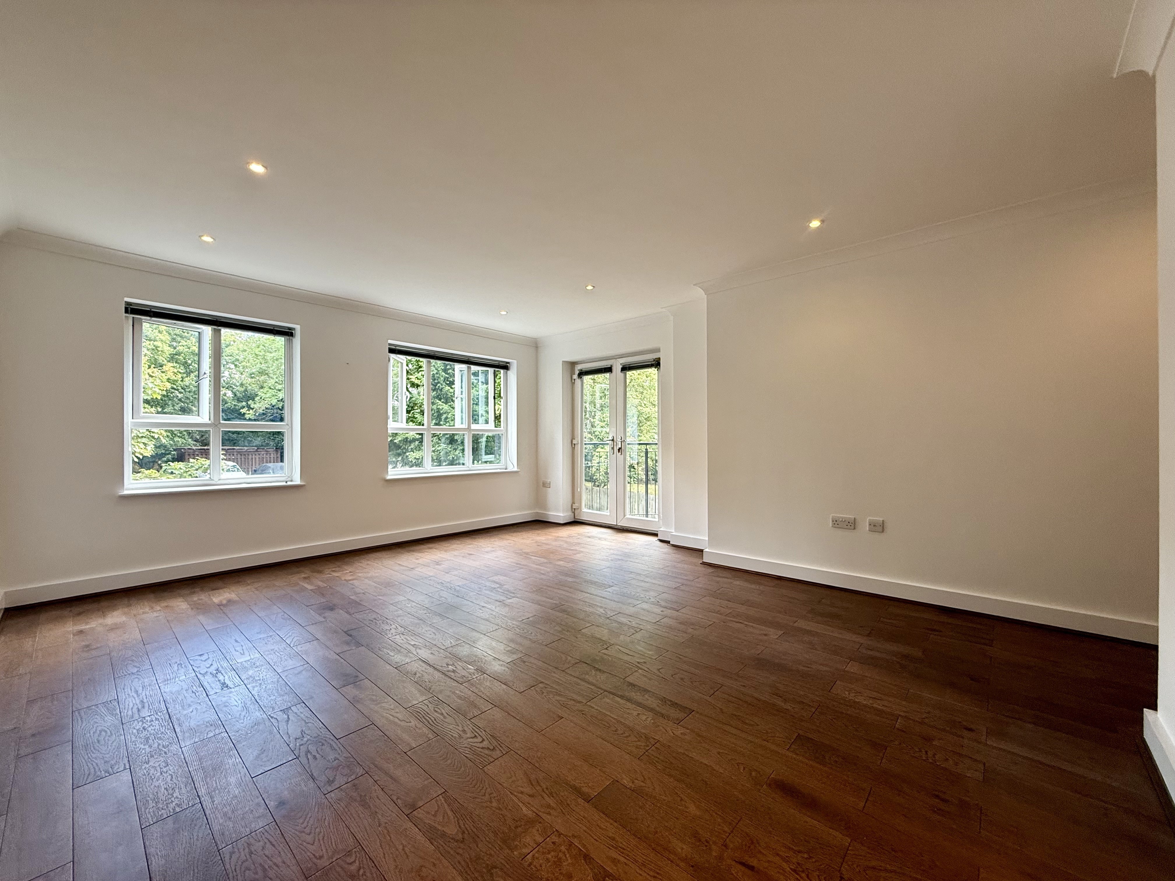Flat Southend Road in Greater London