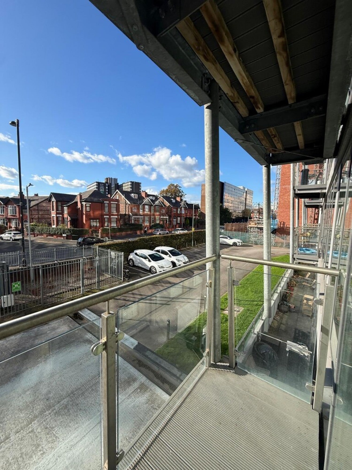 Flat Warwick Road in Manchester