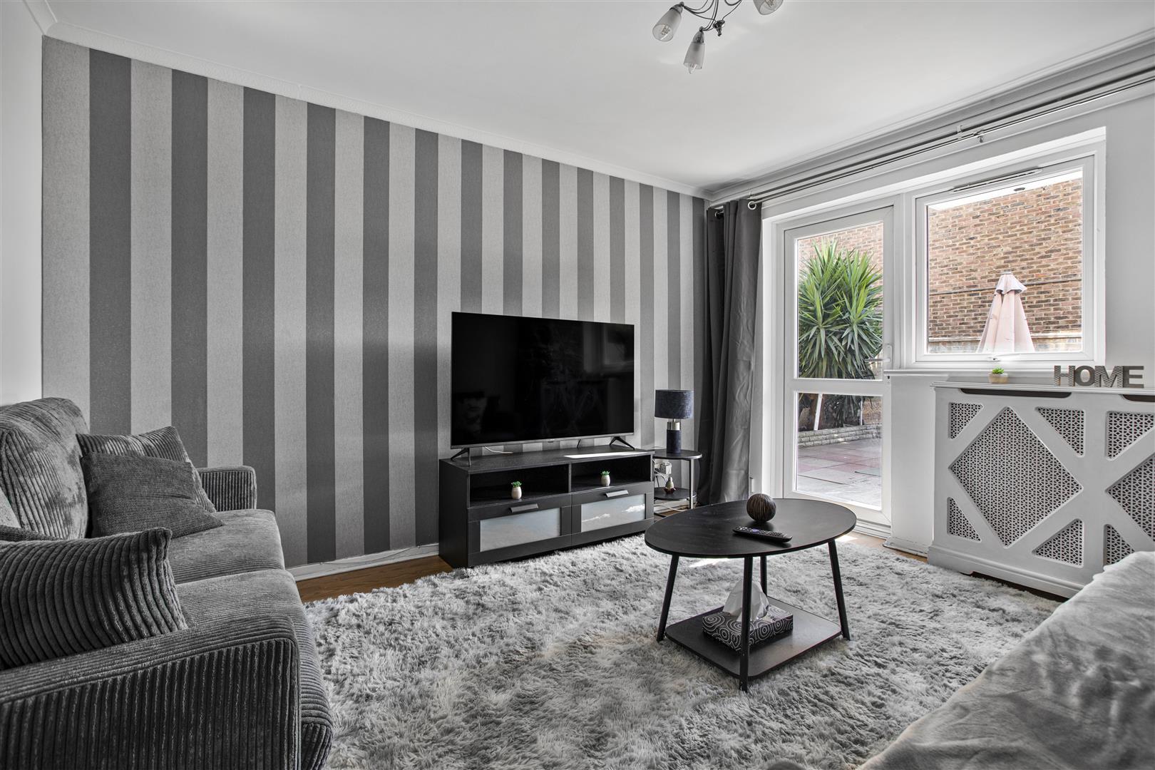 Flat Steedman Street in Greater London