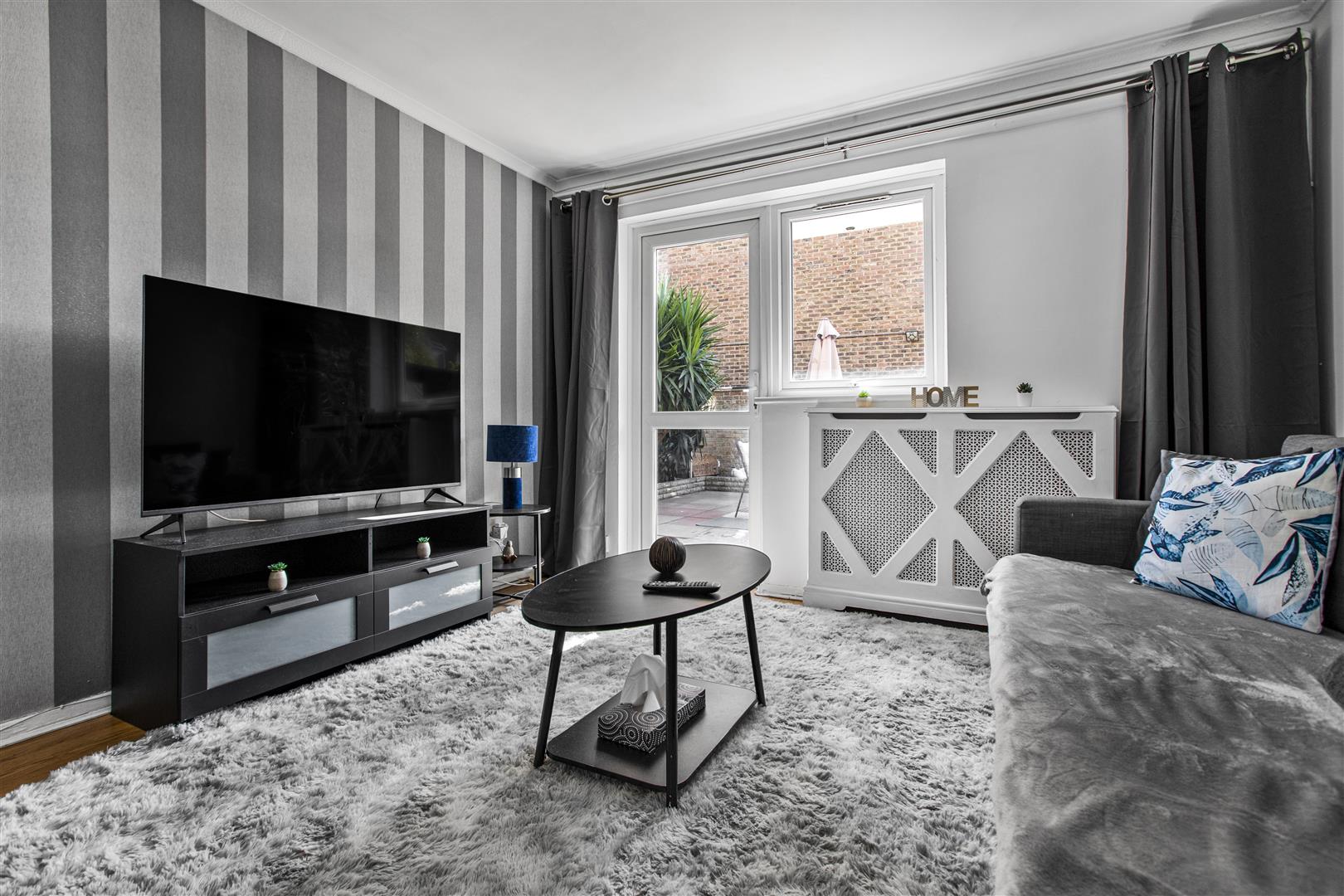 Flat Steedman Street in Greater London