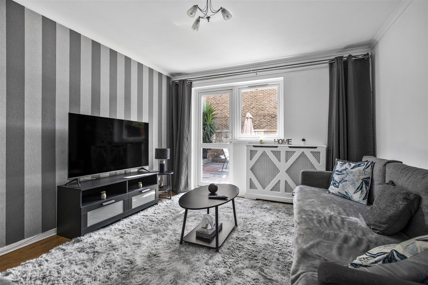 Flat Steedman Street in Greater London