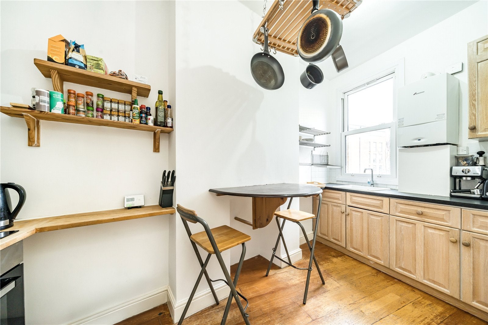 Flat Alderbrook Road in Greater London