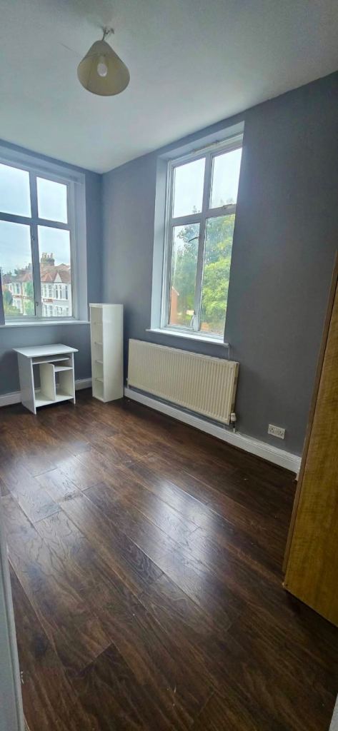 Flat Romford Road in Greater London