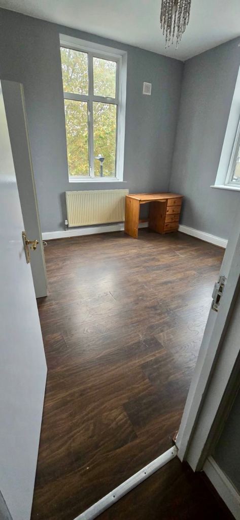Flat Romford Road in Greater London