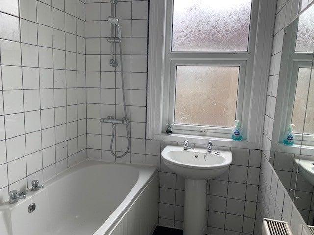 Room Dickenson Road in Weston-super-Mare