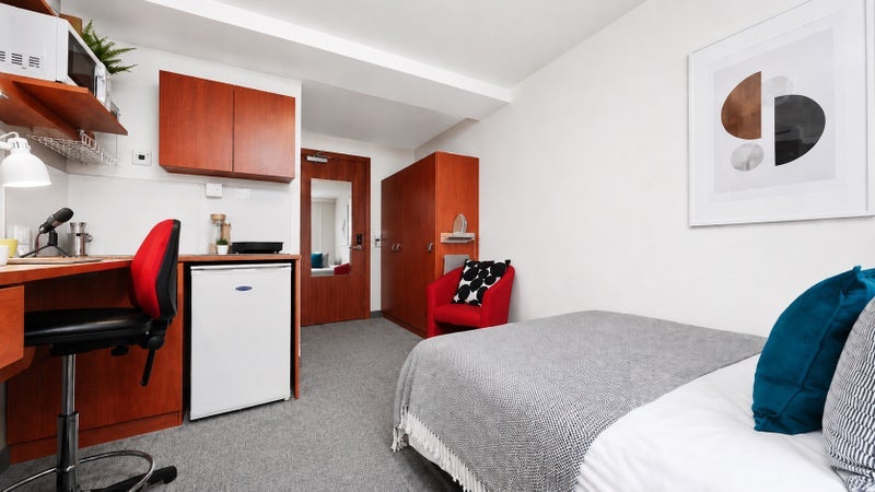 Room Market Way in Coventry