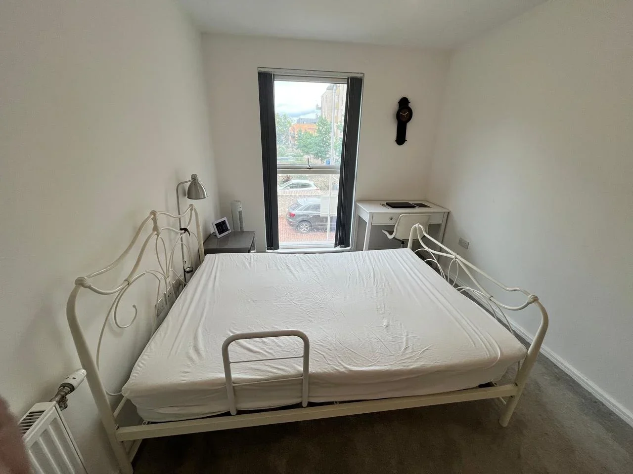 Room High Street in Greater London