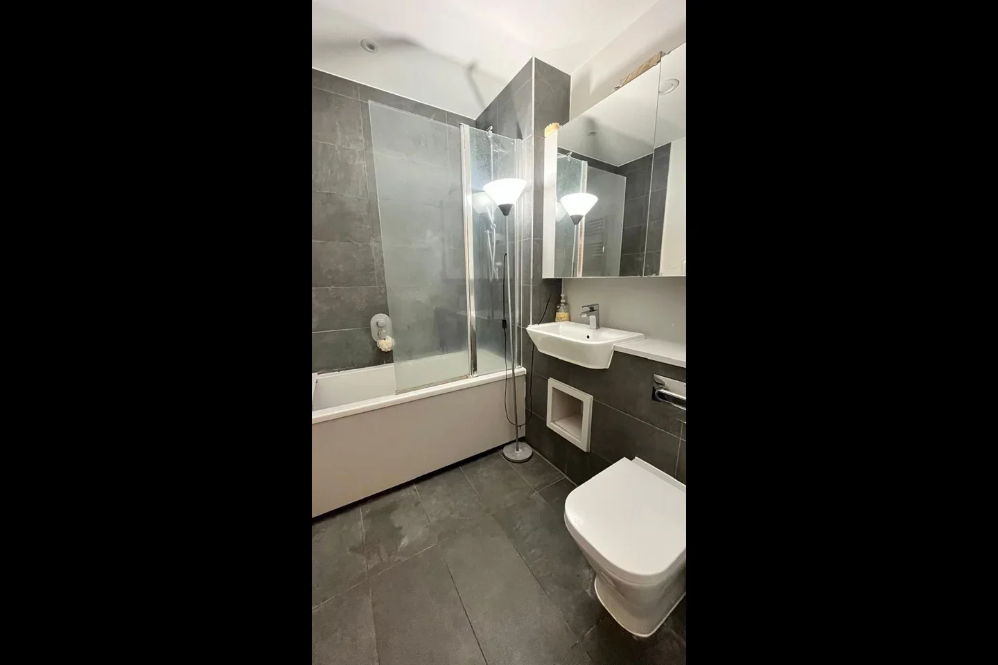 Room High Street in Greater London