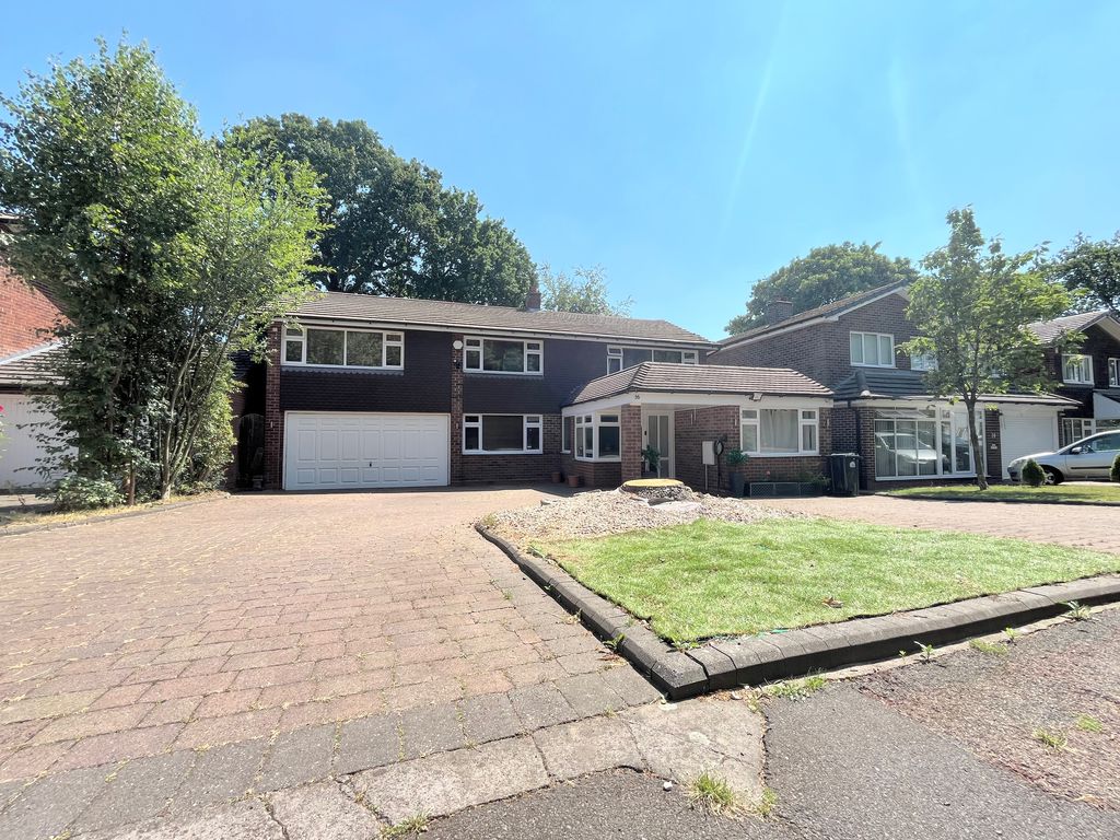 House Linforth Drive in Walsall