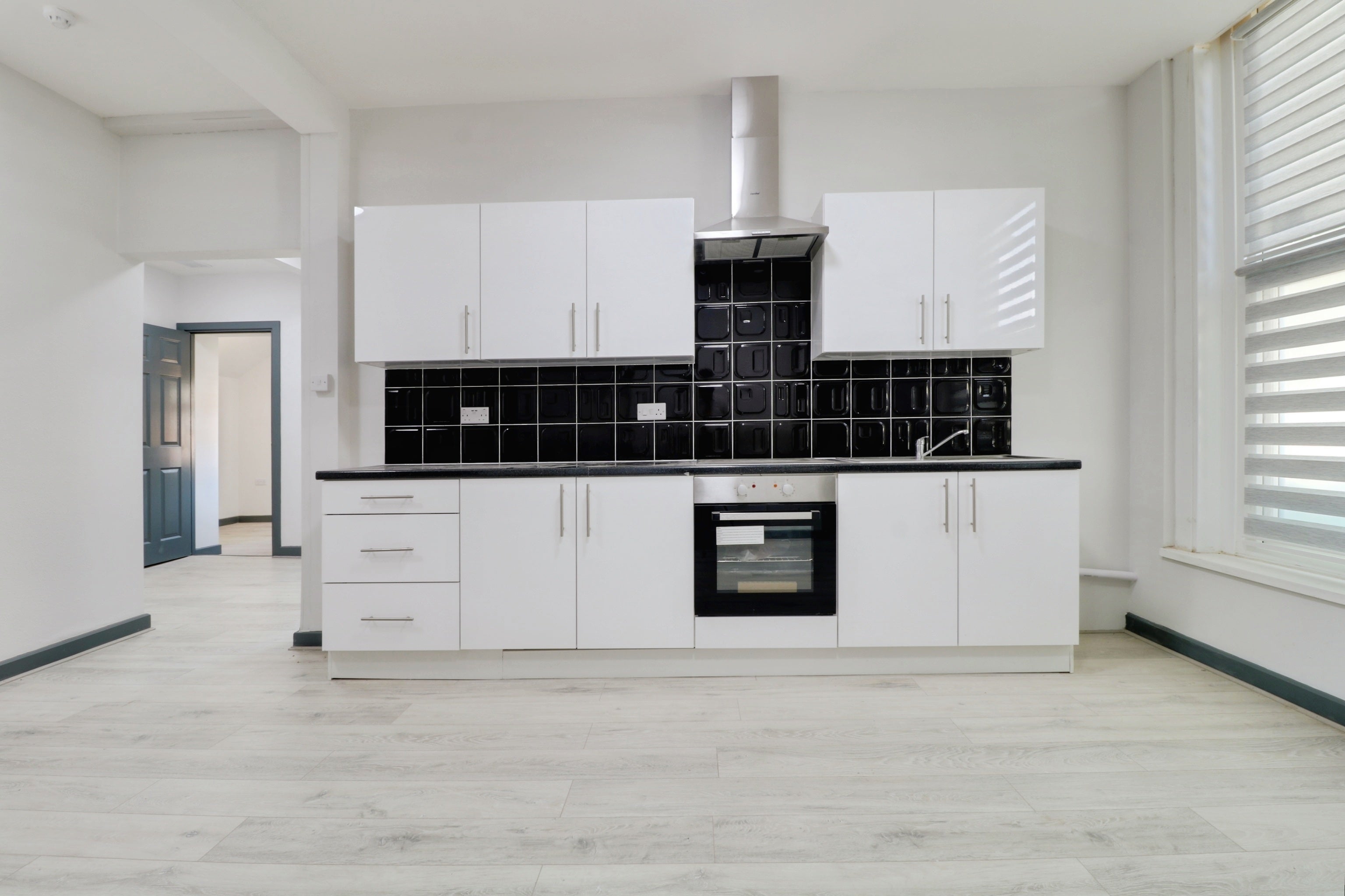 Flat Fowler Close in Southend-on-Sea