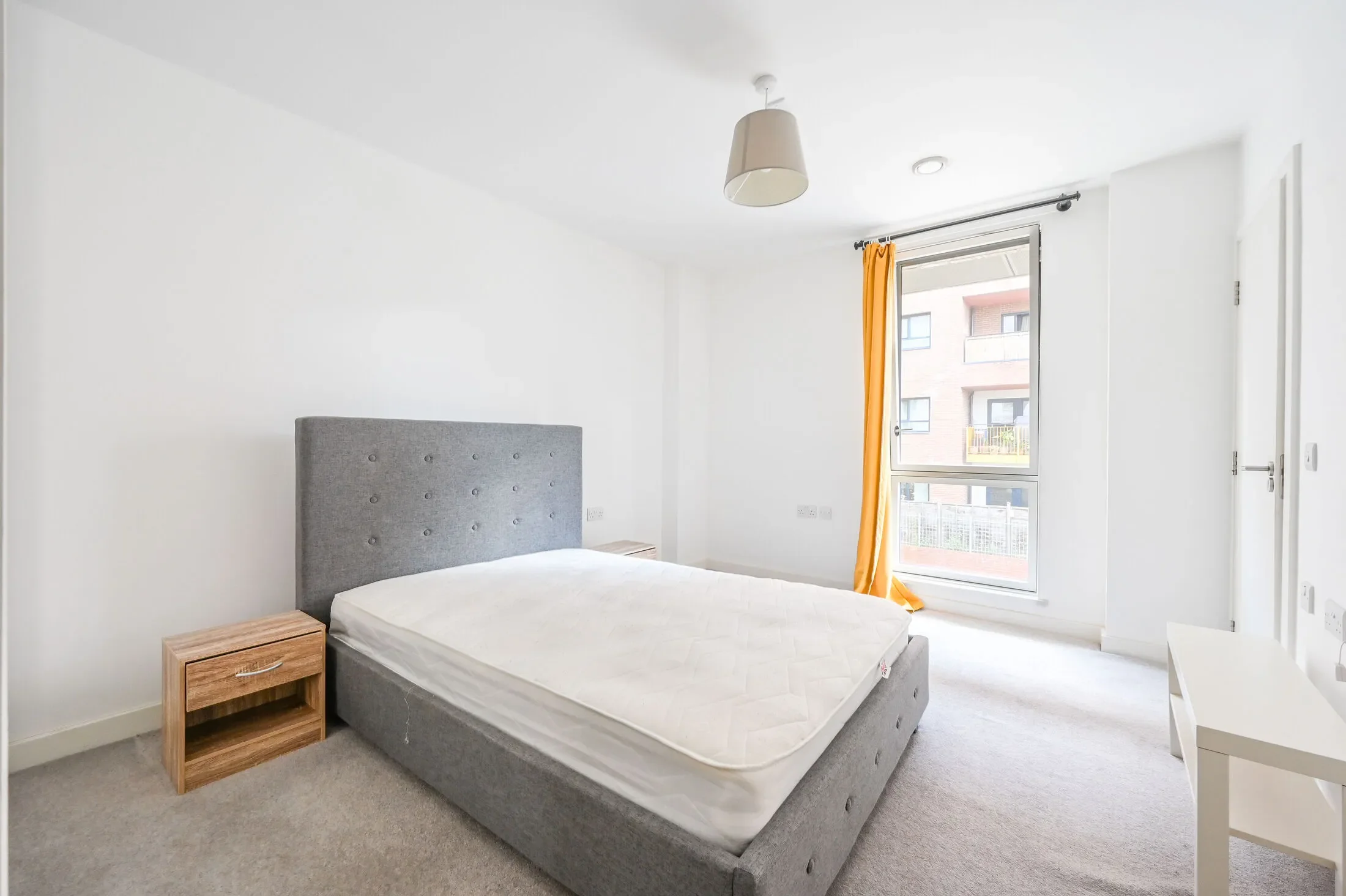 Flat Sutherland Road in Greater London