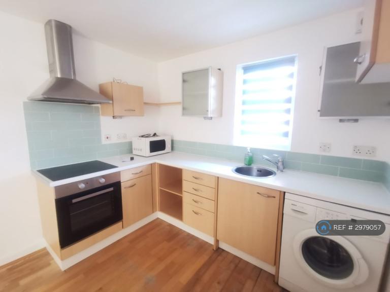 Flat Kennet Walk in Reading