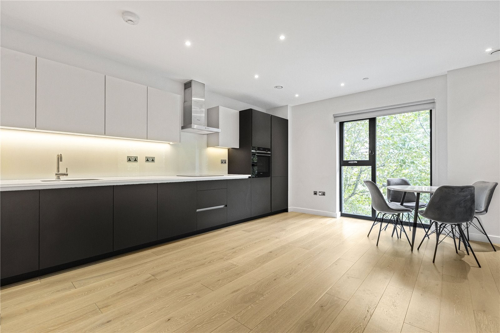 Flat Ufford Street in Greater London