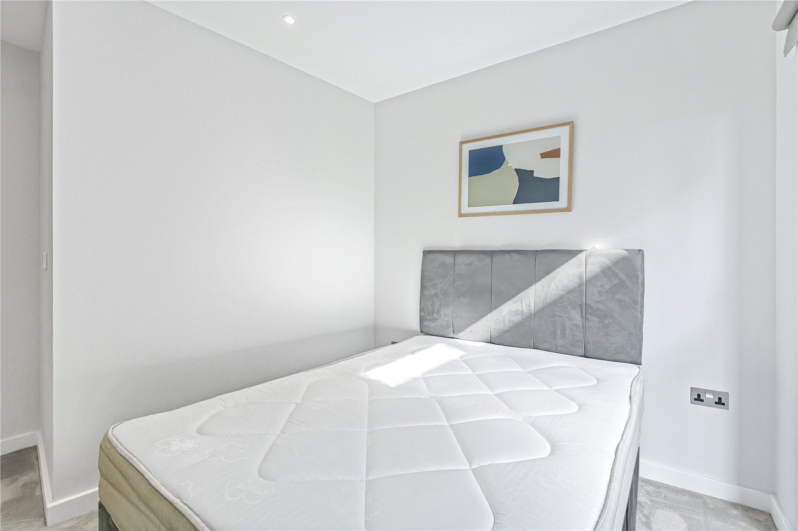 Flat Ufford Street in Greater London