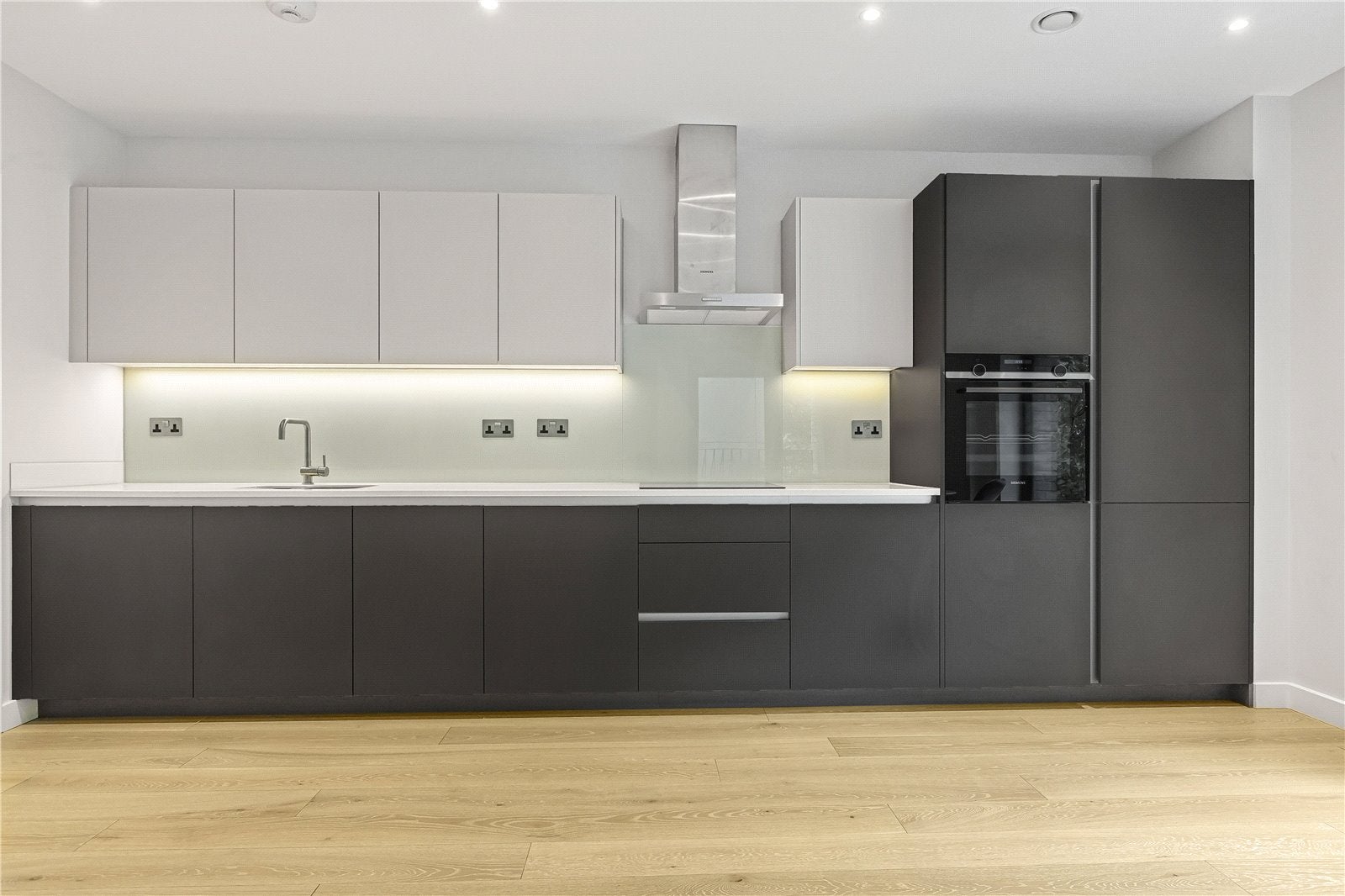 Flat Ufford Street in Greater London