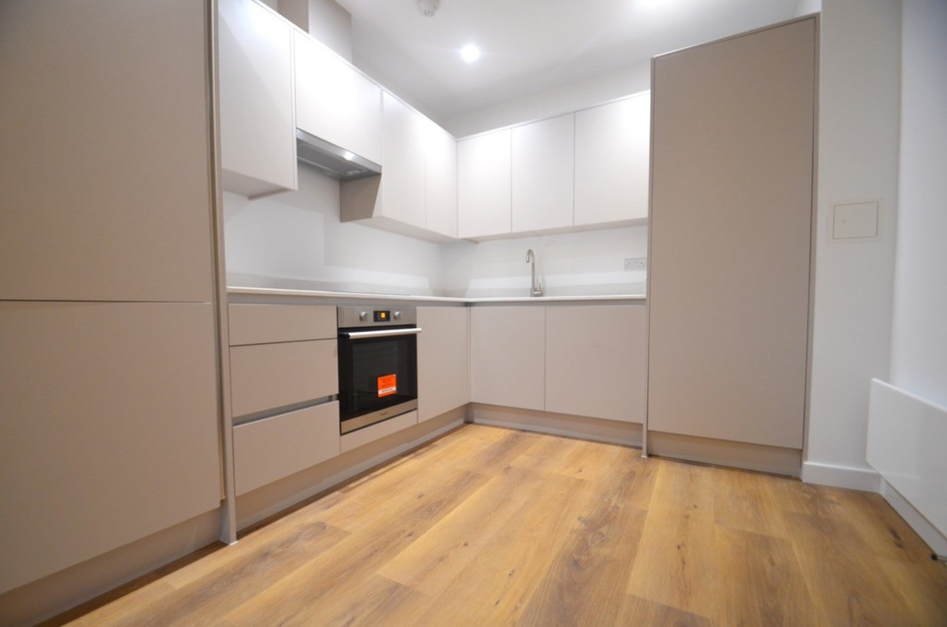 Flat Sidney Road in Borough of Spelthorne